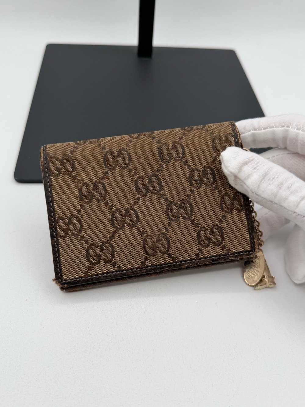 Gucci Bi Fold Chain Card Holder